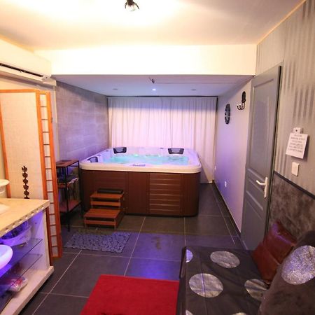Suite Spa Acces Autonome Beaucaire  Buitenkant foto