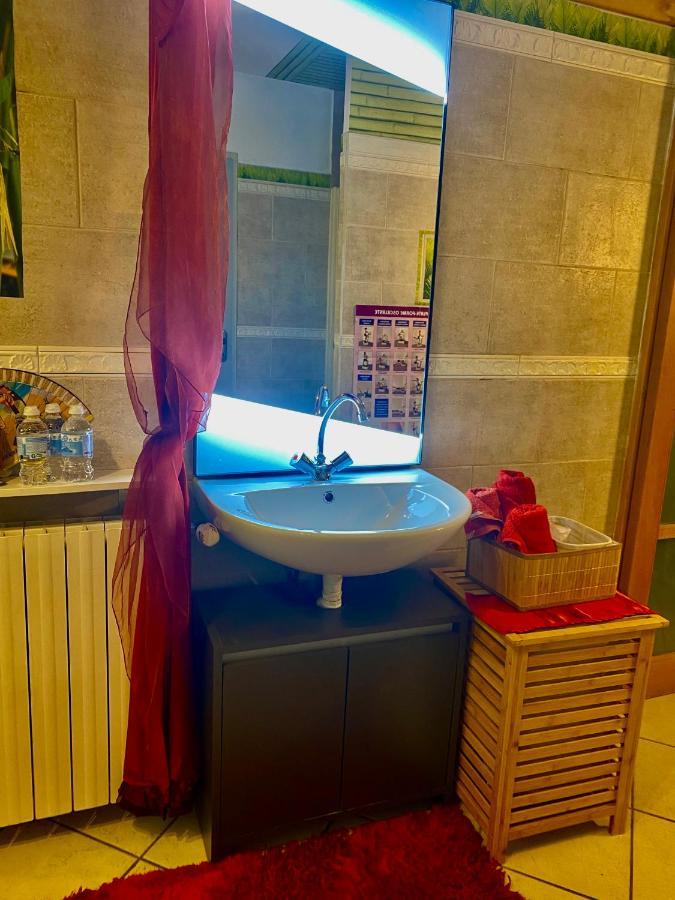 Suite Spa Acces Autonome Beaucaire  Buitenkant foto