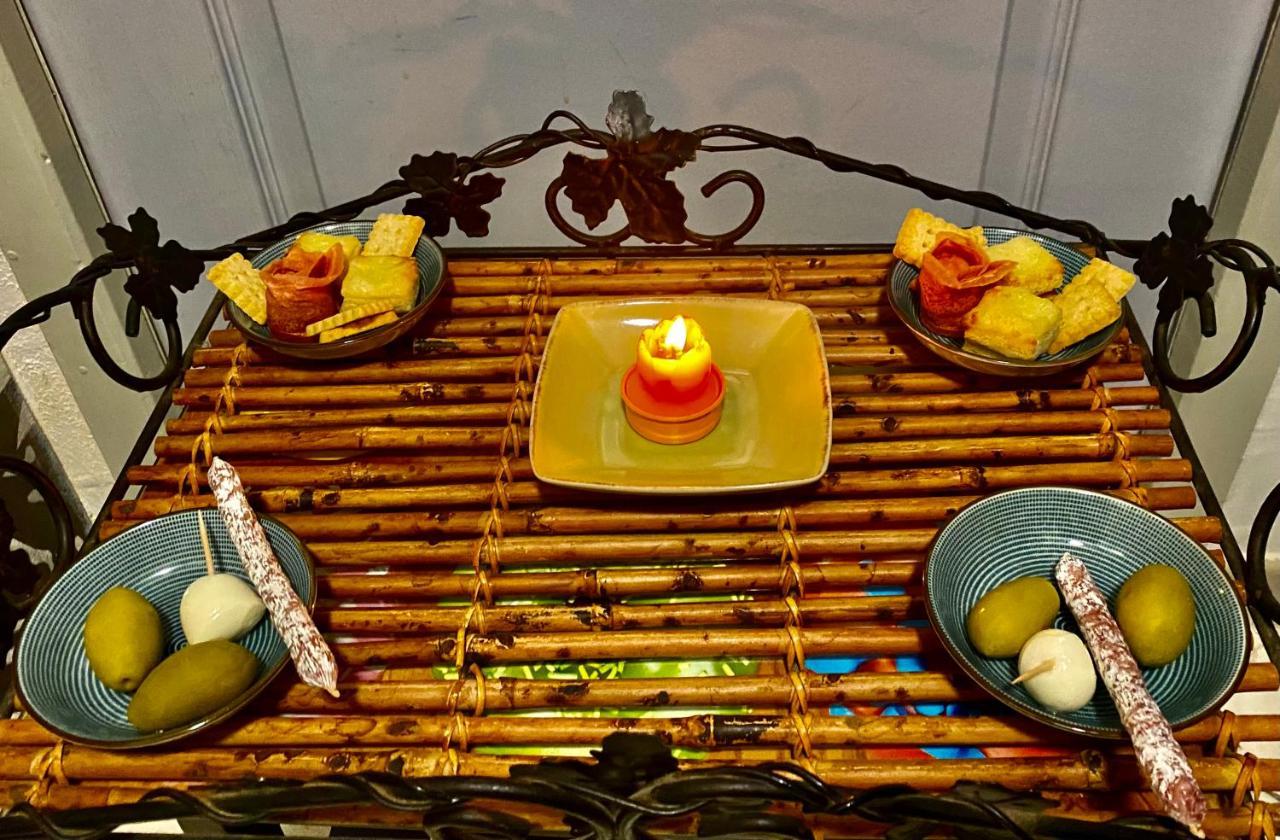 Suite Spa Acces Autonome Beaucaire  Buitenkant foto