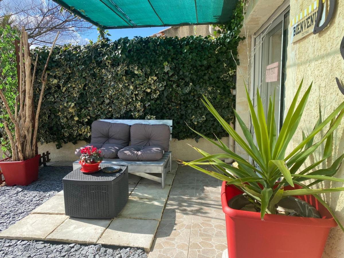 Suite Spa Acces Autonome Beaucaire  Buitenkant foto