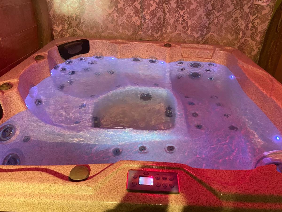 Suite Spa Acces Autonome Beaucaire  Buitenkant foto