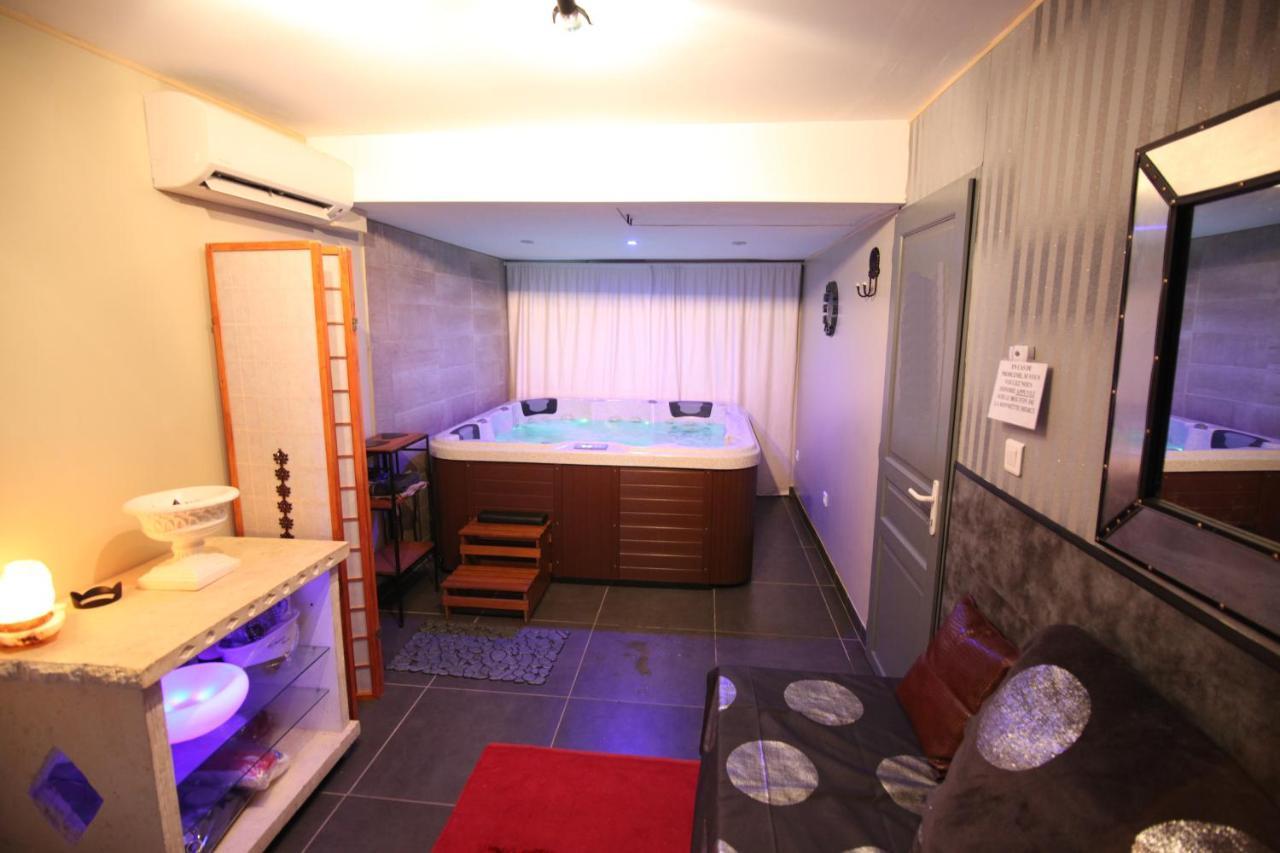 Suite Spa Acces Autonome Beaucaire  Buitenkant foto