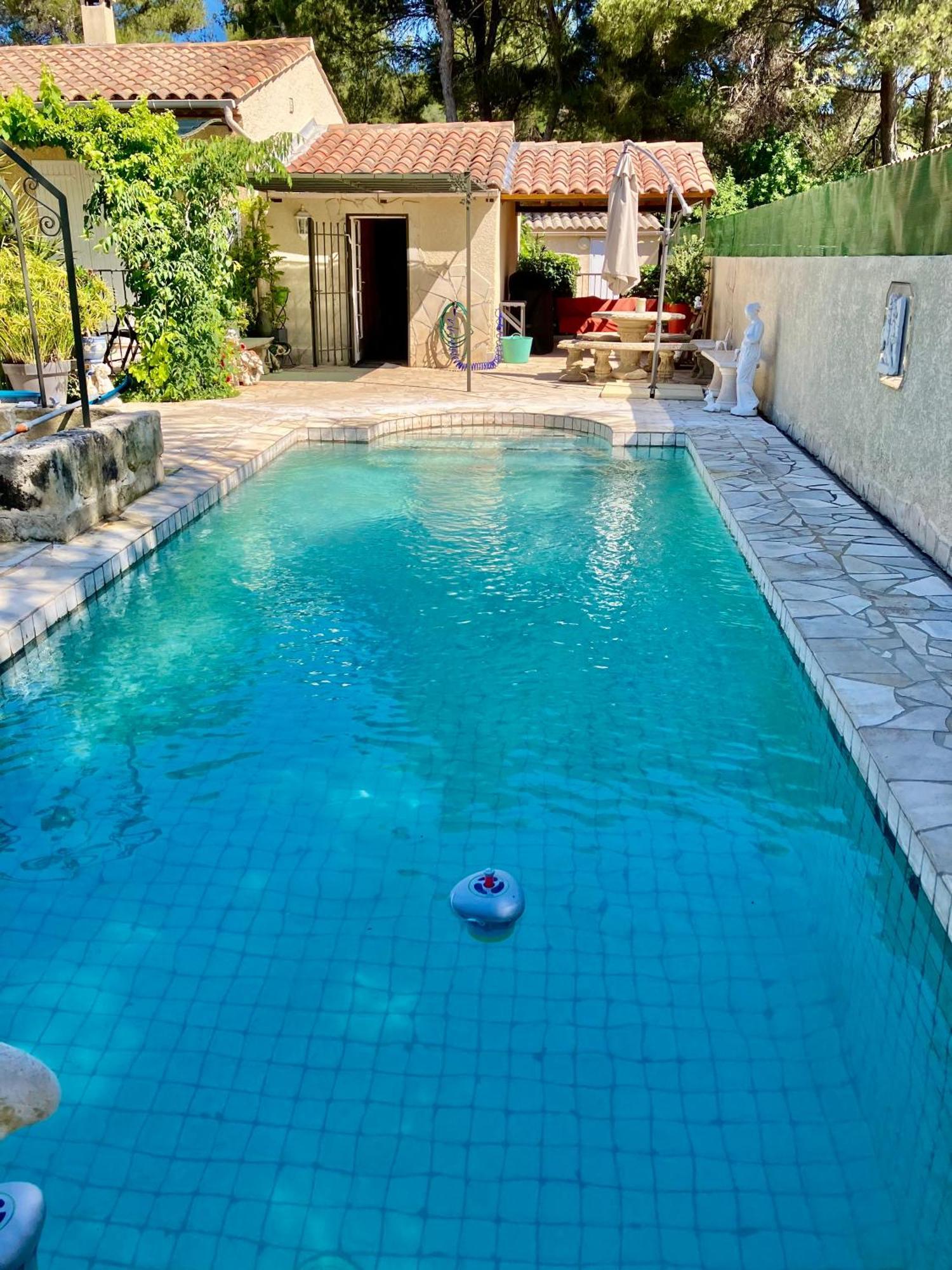 Suite Spa Acces Autonome Beaucaire  Buitenkant foto